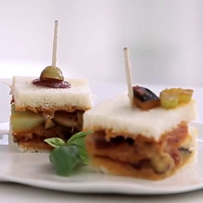 Club Sandwich di Caponata, appetizer da aperitivo italiano